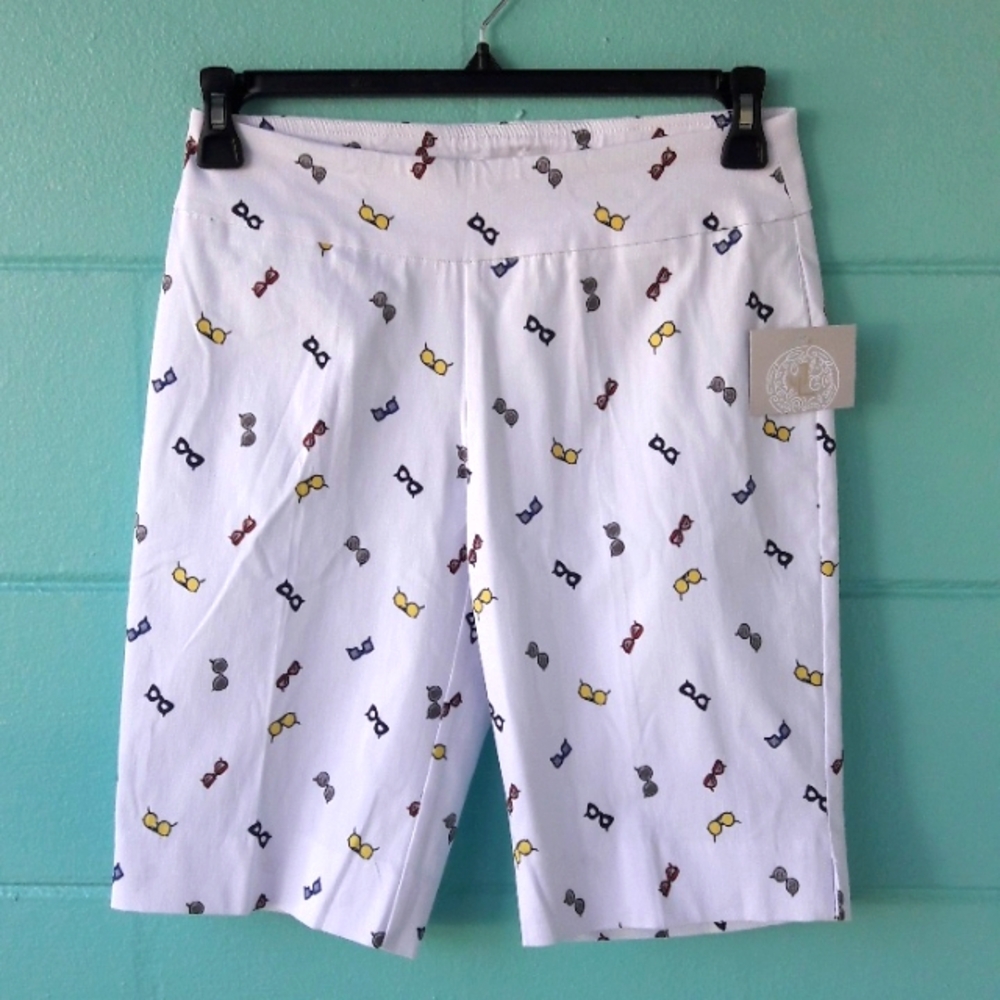 NWT "Juniper & Lime" Eye Glass Print Shorts Size Petite 6